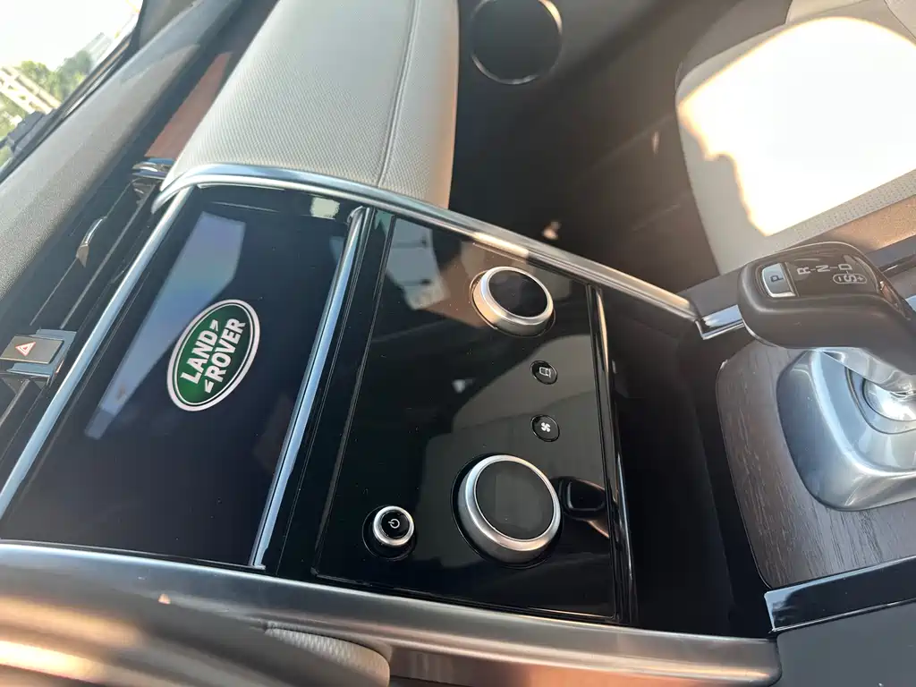 Land Rover Discovery Sport 2021