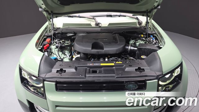 Land Rover Defender 2023