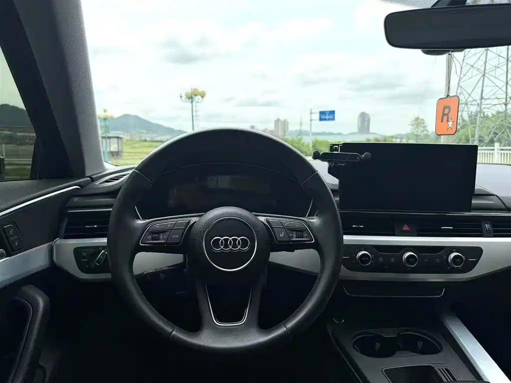 Audi A4 2021