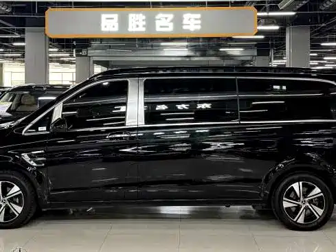Mercedes-Benz Vito 2025