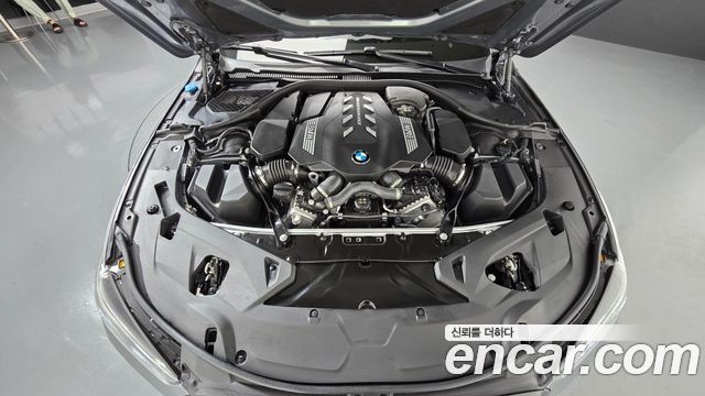 BMW 8 серии 2025