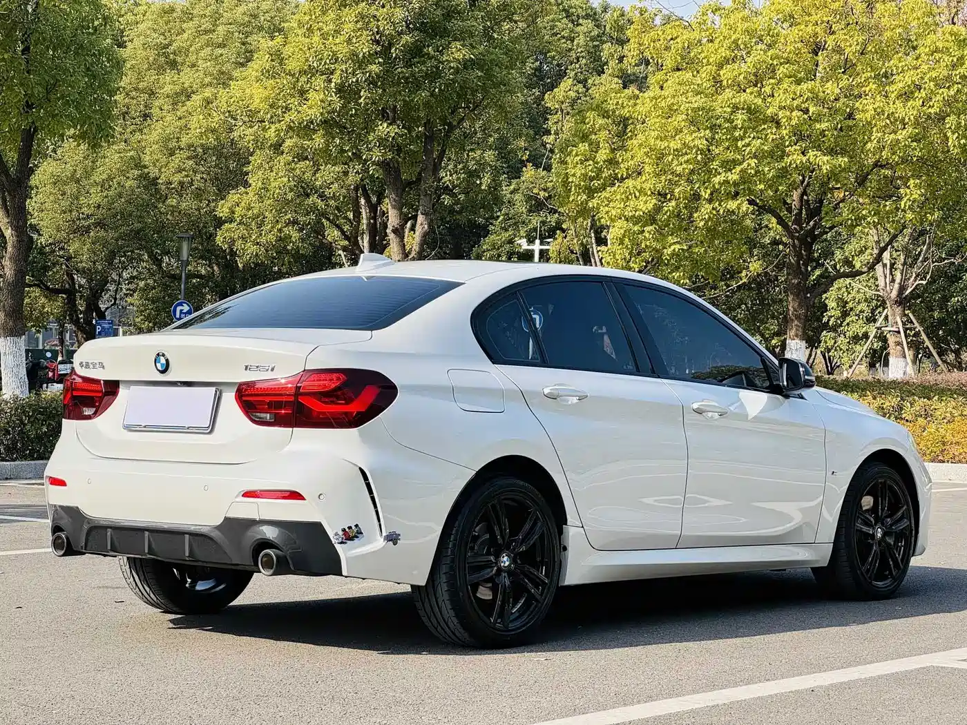 BMW 1 серии 2023