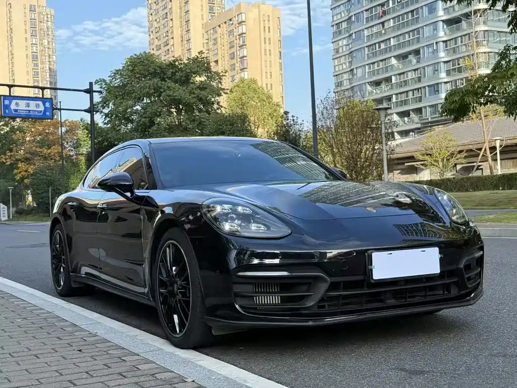 Porsche Panamera 2022