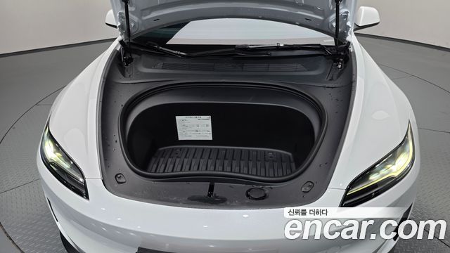Tesla Model 3 2024