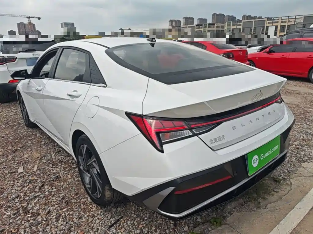 Hyundai Elantra 2024