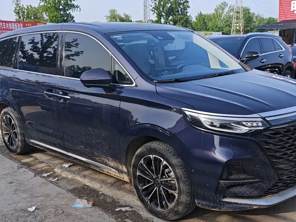 Roewe iMAX8 2022