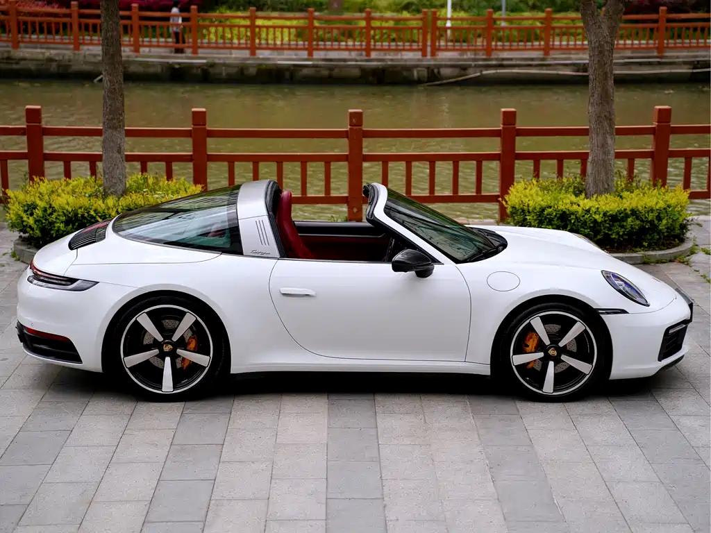 Porsche 911 2021