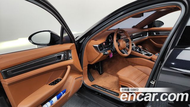 Porsche Panamera 2023