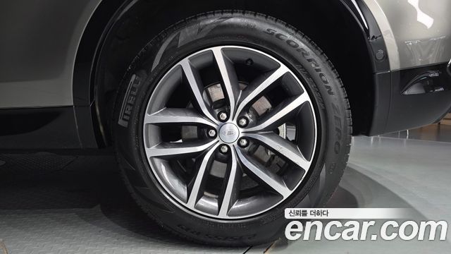 Land Rover Discovery Sport 2024