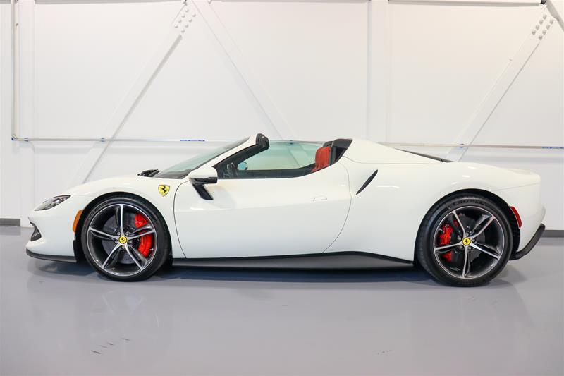 Ferrari 296 GTS 2024