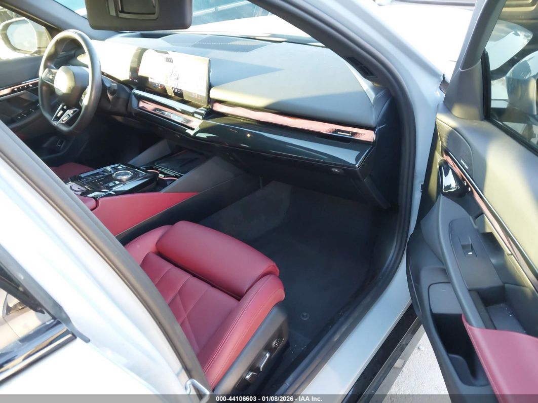 BMW i5 2025
