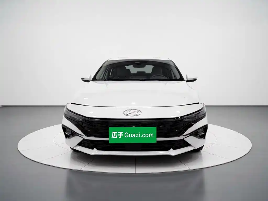 Hyundai Elantra 2025