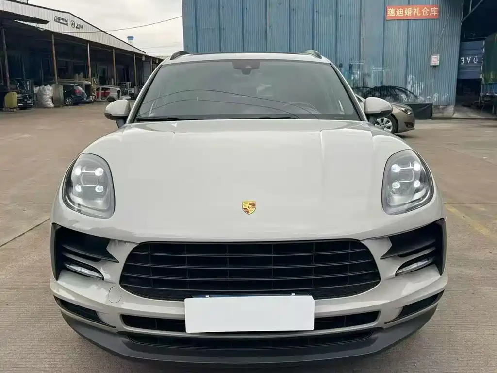 Porsche Macan 2021