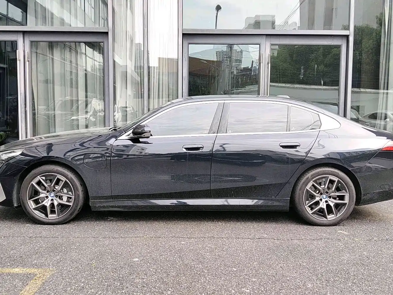 BMW i5 2025