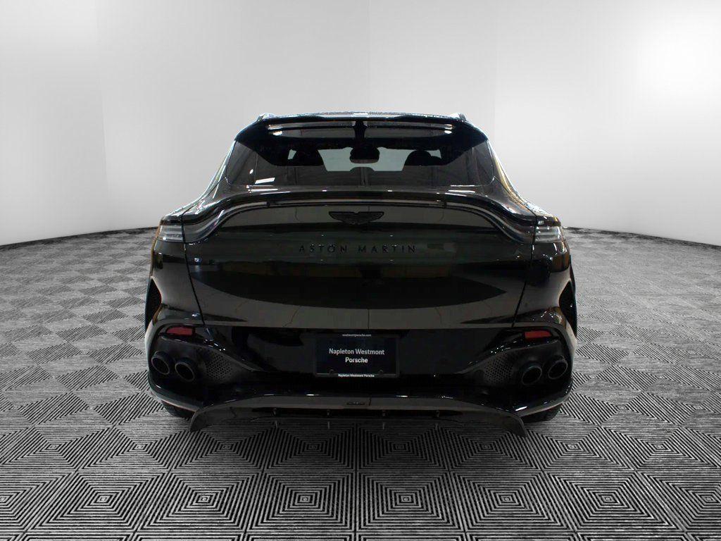 Aston Martin DBX 2023