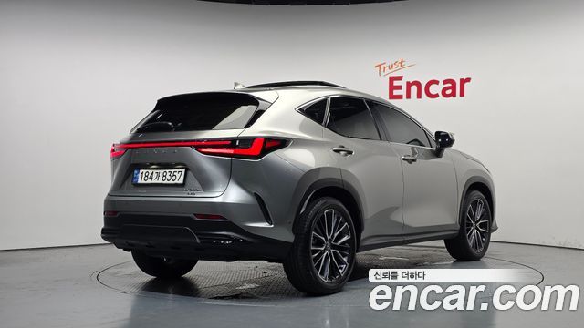 Lexus NX 2023