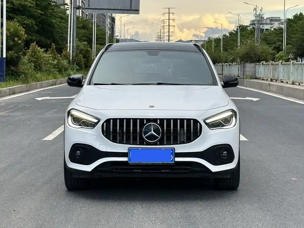 Mercedes-Benz GLA 2021