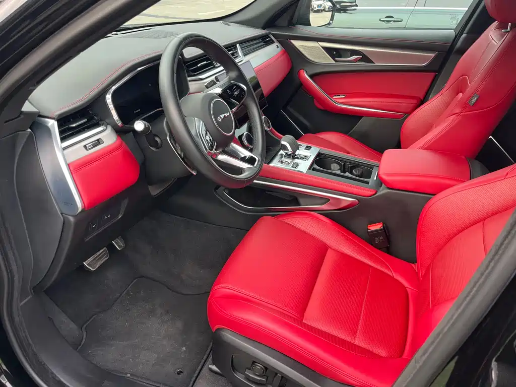 Jaguar F-Pace 2024