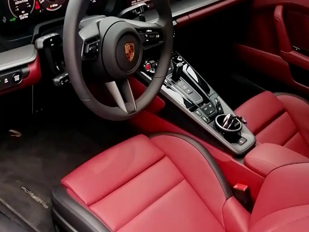 Porsche 911 2025
