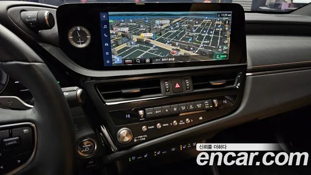 Lexus ES 2023