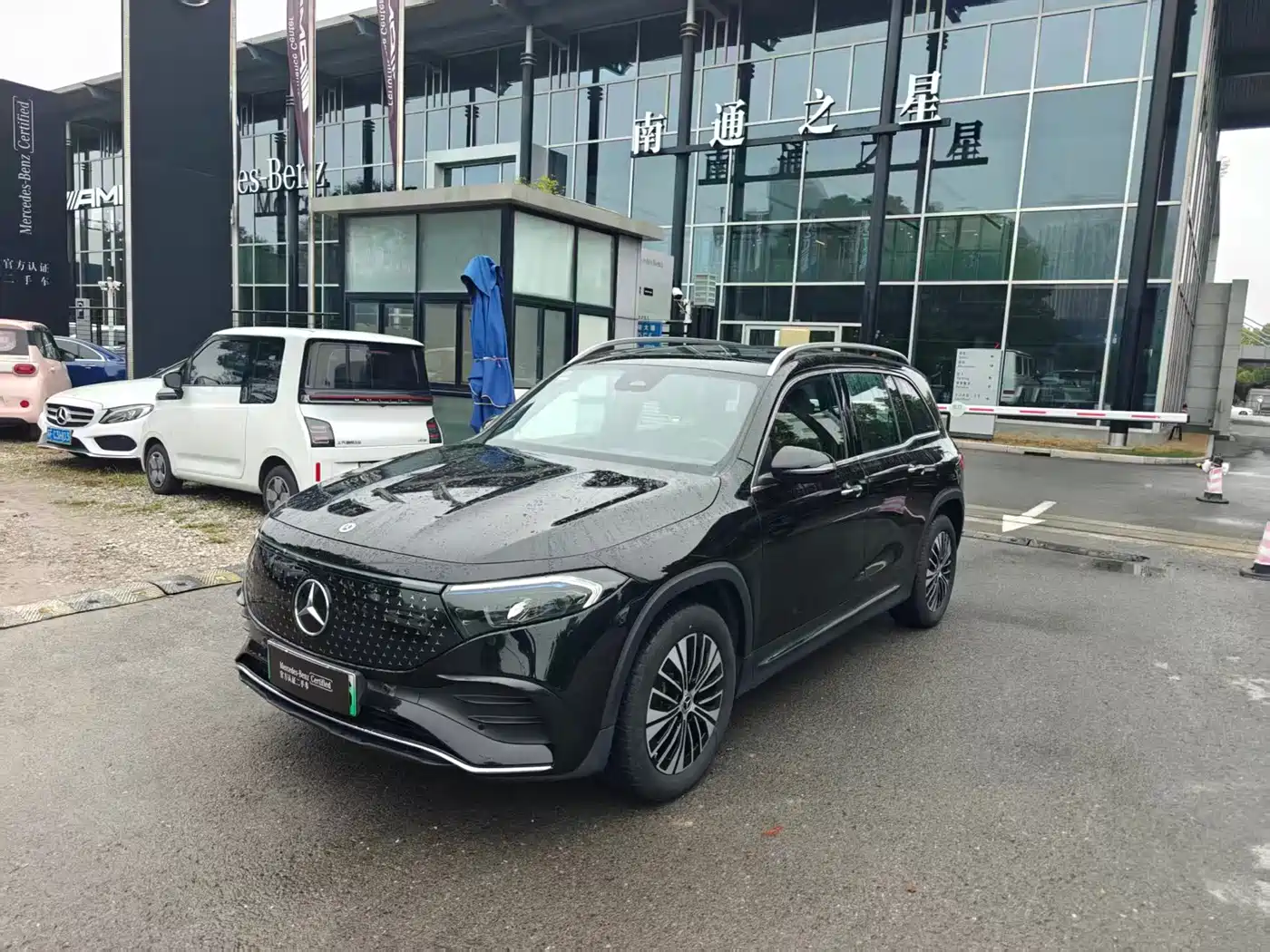 Mercedes-Benz EQB 2024