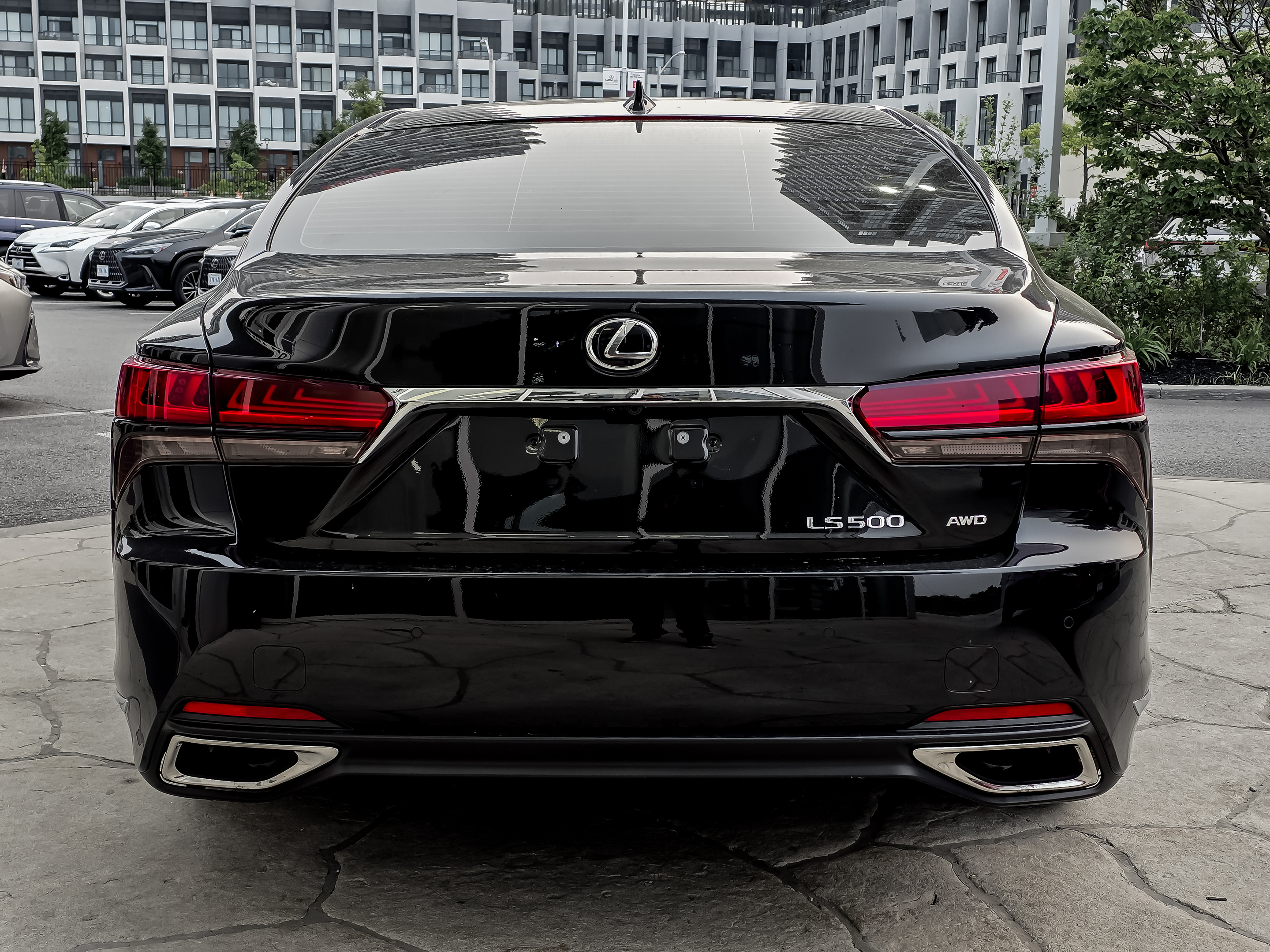 Lexus LS 2023