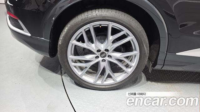 Audi Q4 e-tron 2025