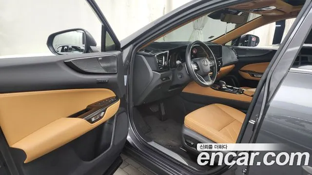 Lexus NX 2023