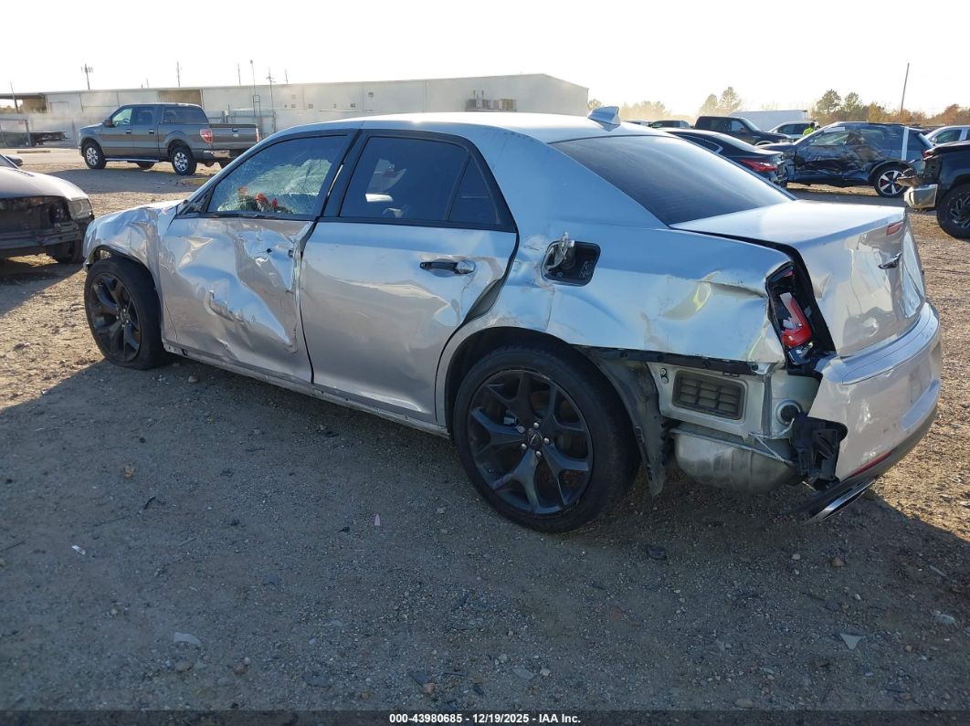 Chrysler 300 2023