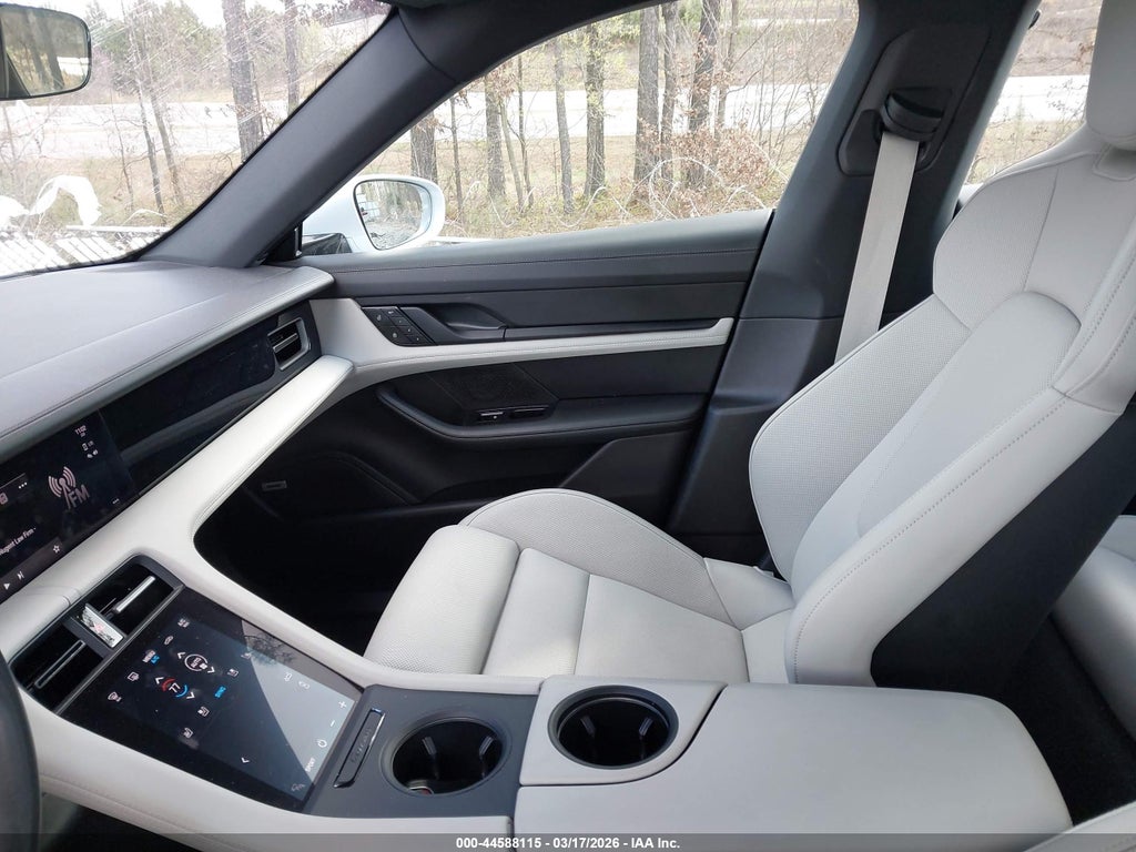 Porsche Taycan 2022