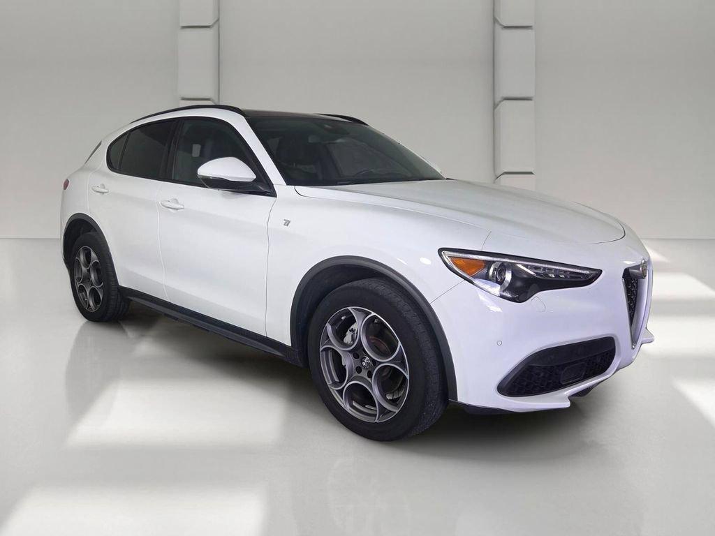 Alfa Romeo Stelvio 2023