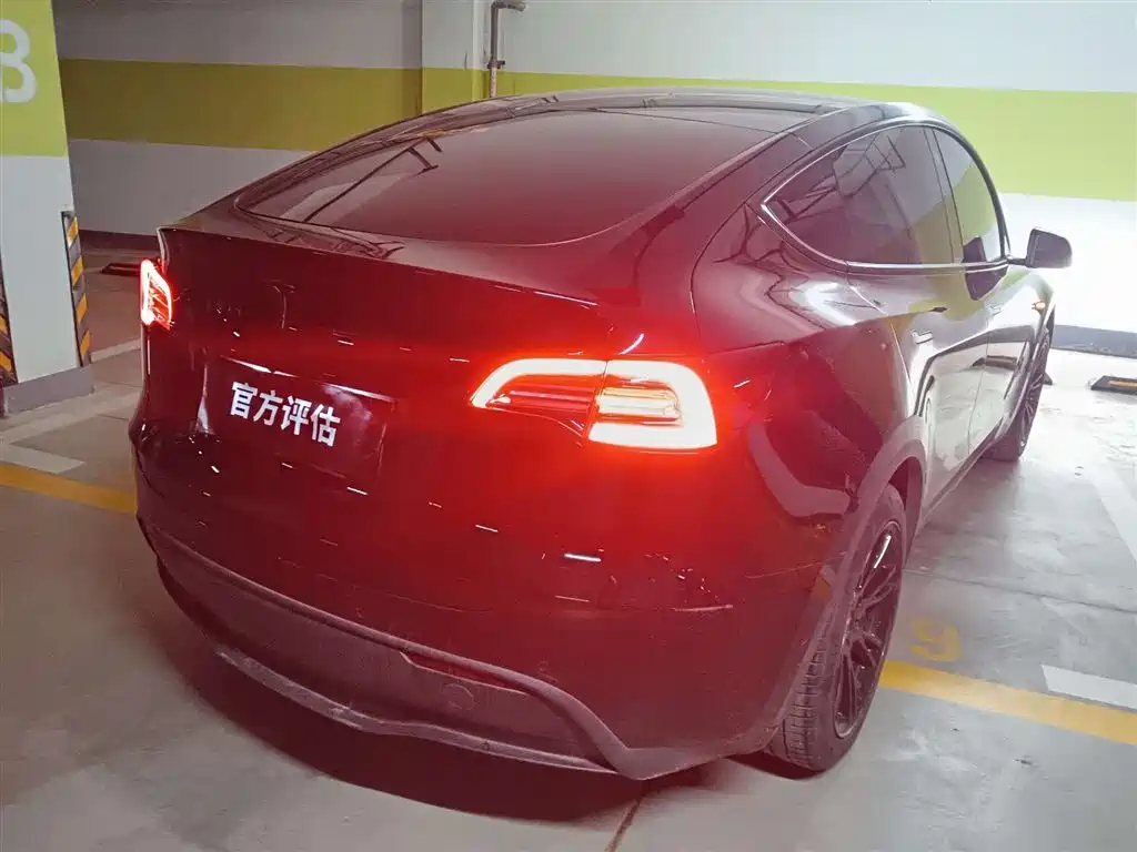 Tesla Model Y 2022