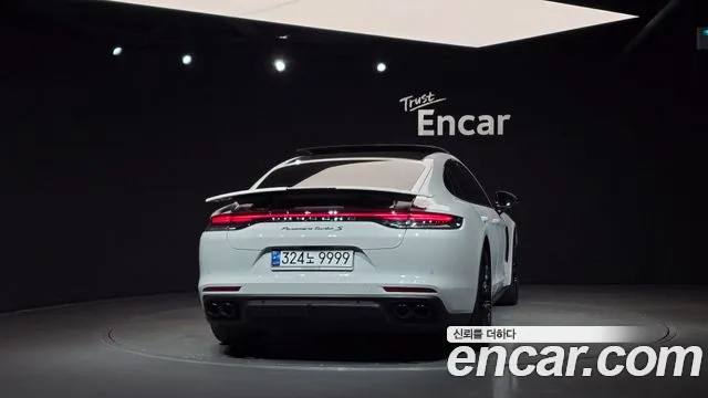 Porsche Panamera 2023