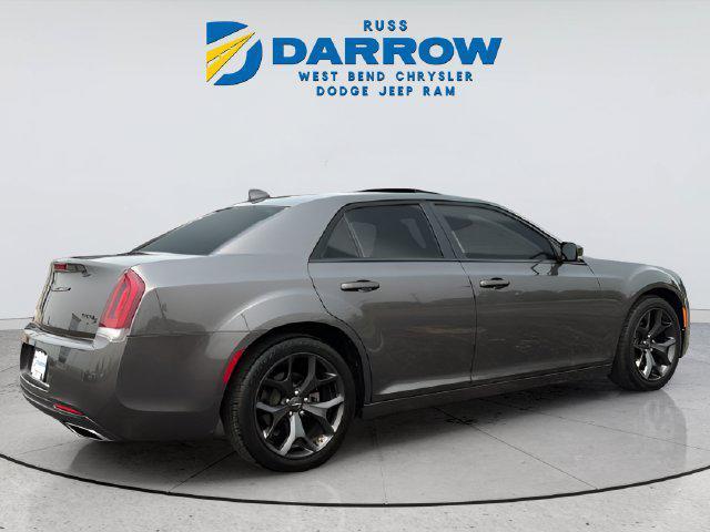 Chrysler 300 2023