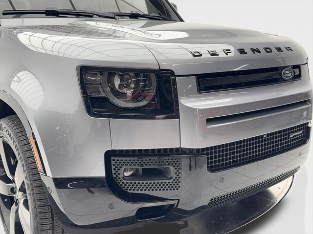 Land Rover Defender 2023