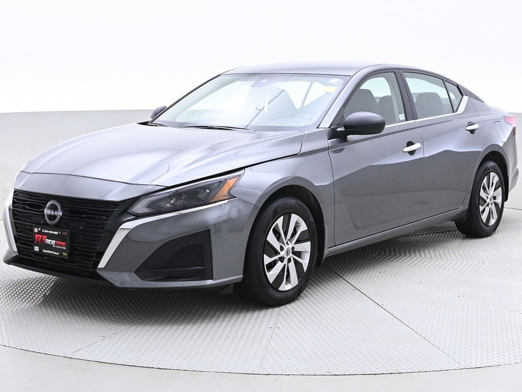 Nissan Altima 2024