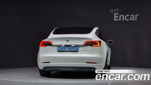 Tesla Model 3 2022