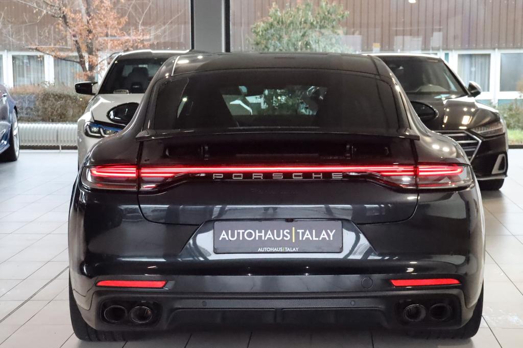 Porsche Panamera 2022