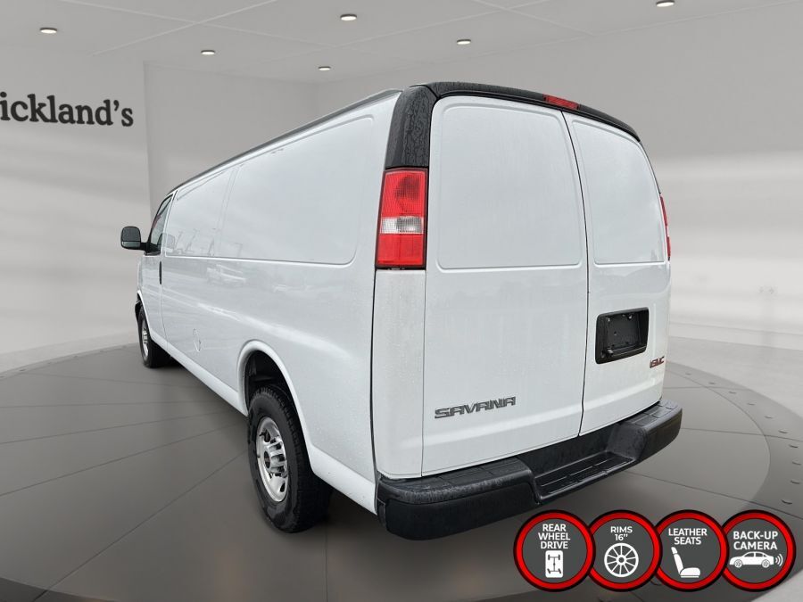 GMC Savana 2023
