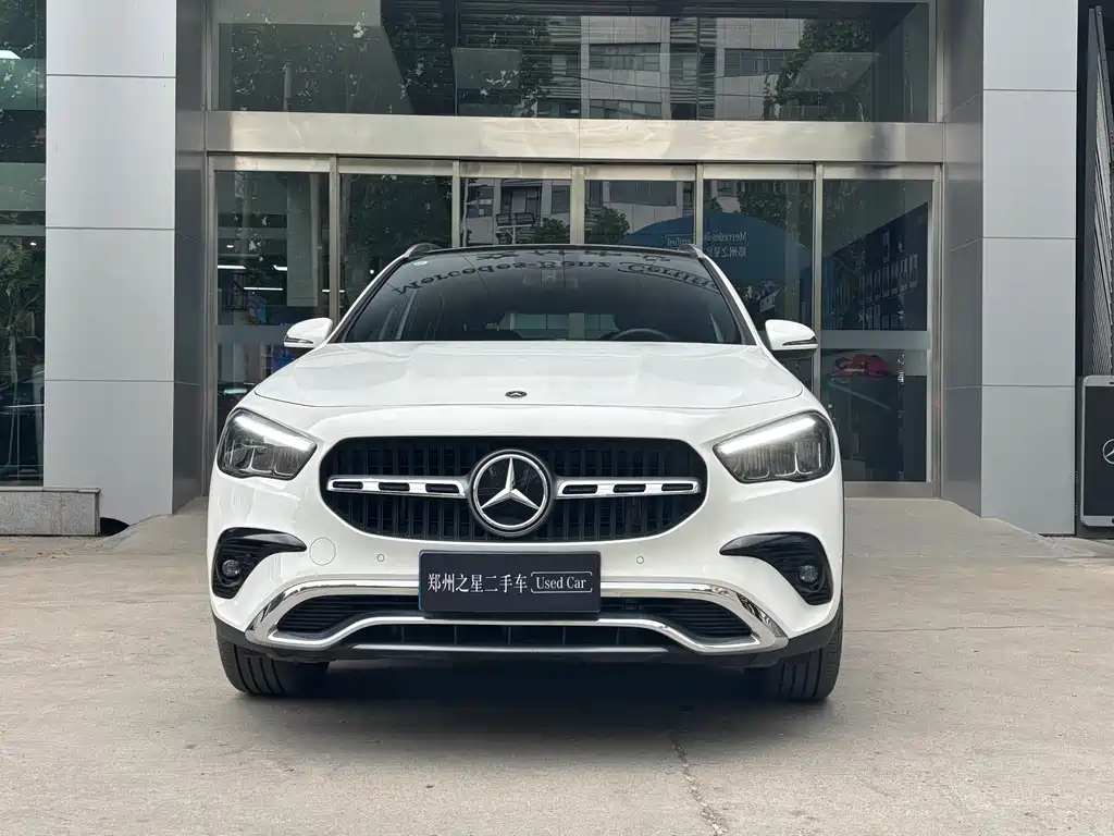 Mercedes-Benz GLA 2024