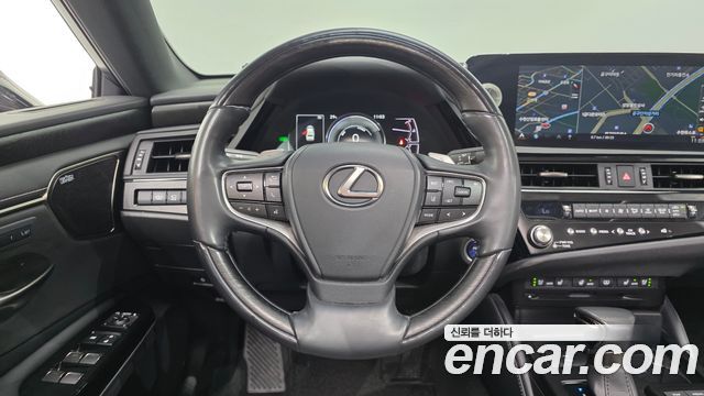 Lexus ES 2022