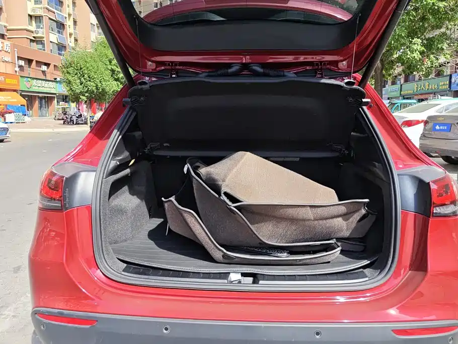 Mercedes-Benz GLA 2023
