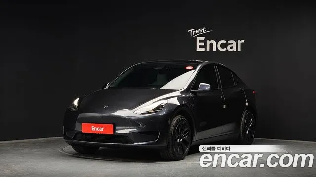 Tesla Model Y 2024