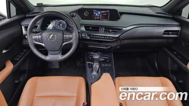 Lexus UX 2021