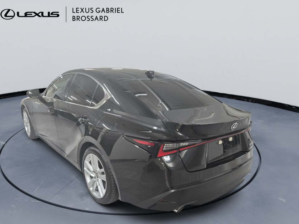 Lexus IS 2024