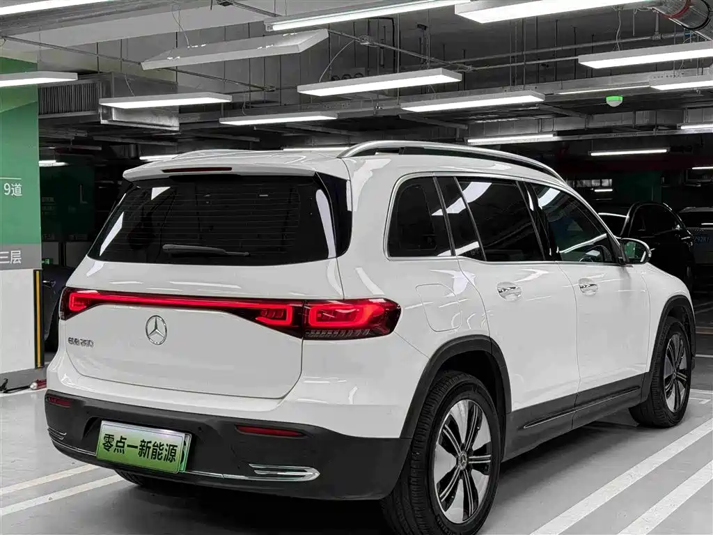 Mercedes-Benz EQB 2023