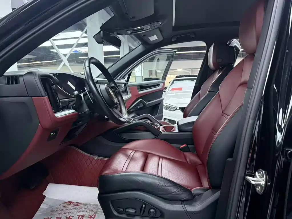 Porsche Cayenne 2024