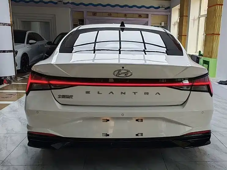 Hyundai Elantra 2022