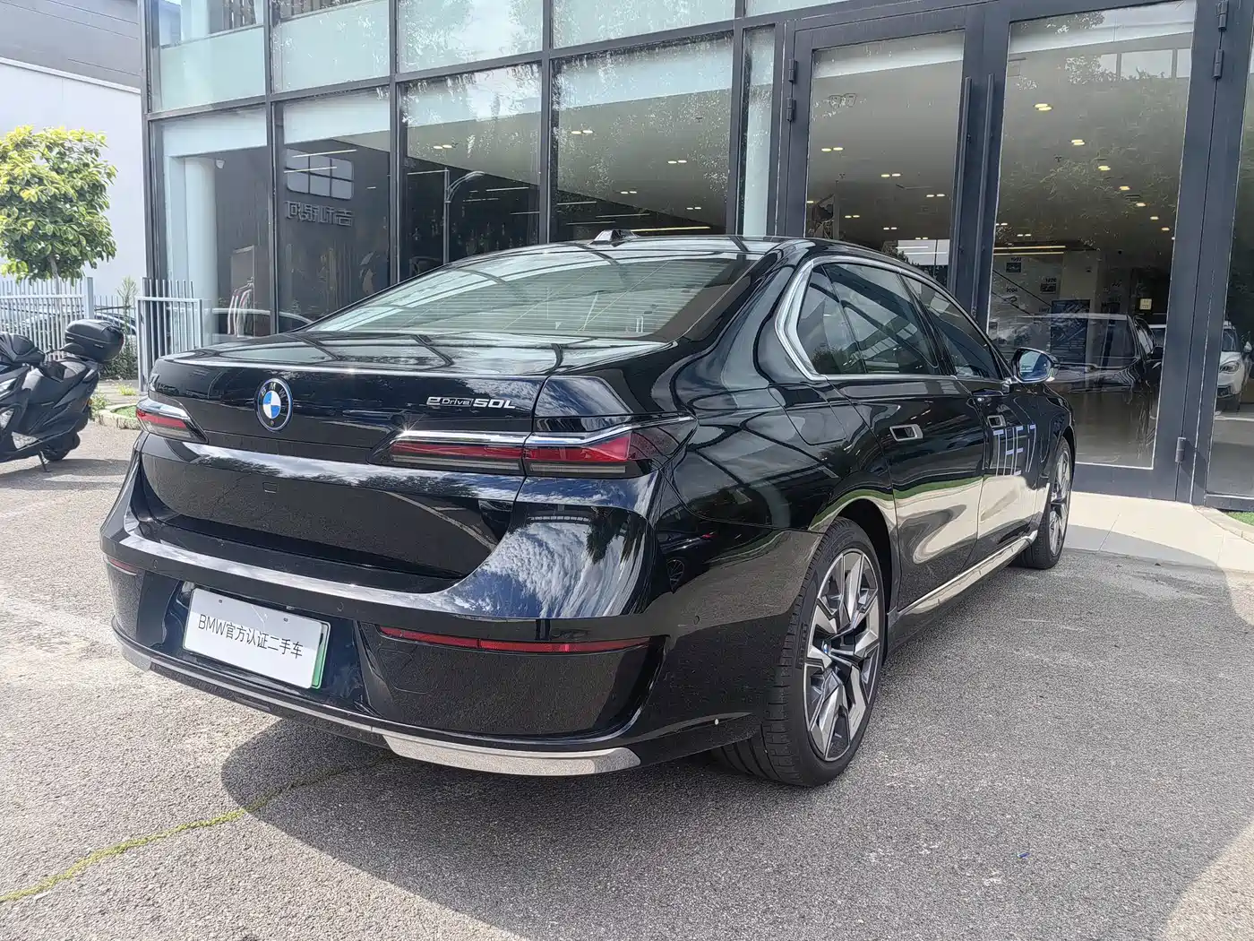 BMW i7 2025
