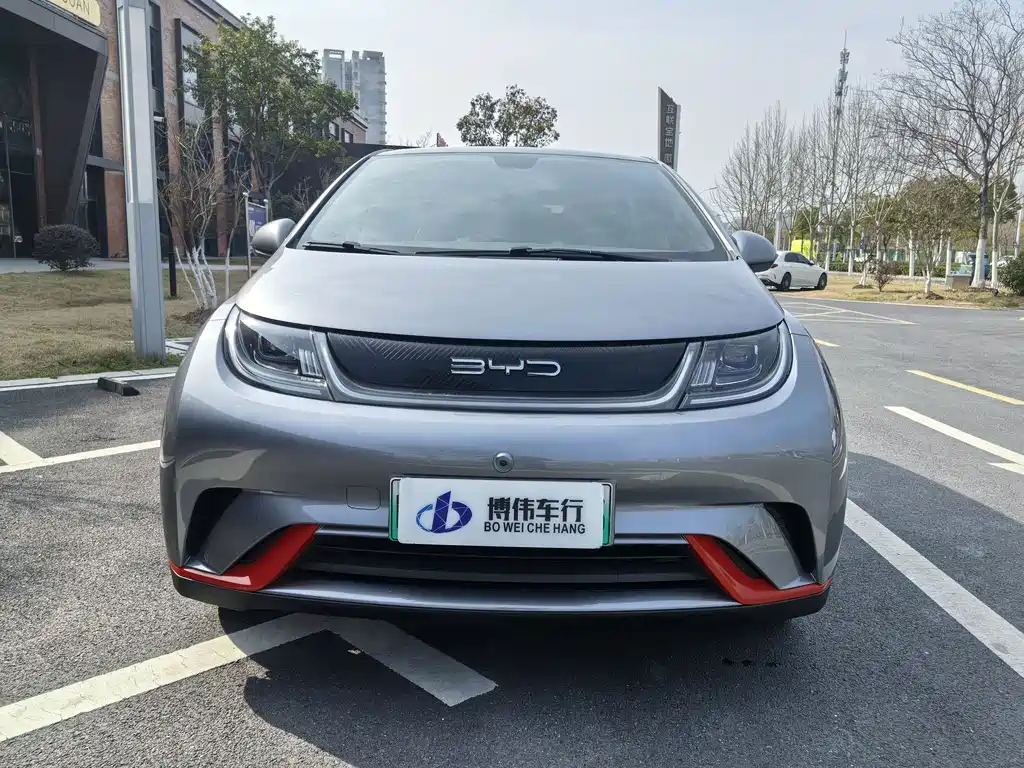 BYD Dolphin 2023